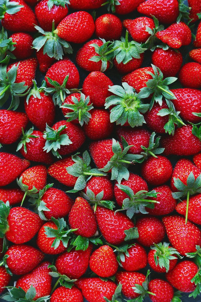 Strawberries, close up, strawberries wallpaper.