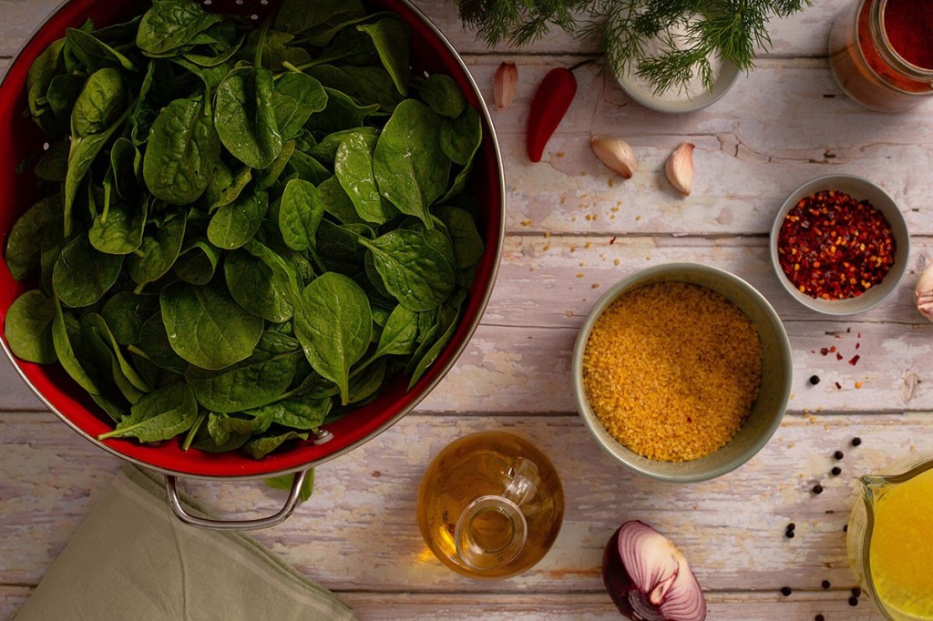 spinach,bulgur,onions, dill casserole